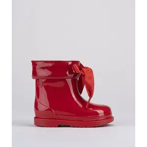 Igor Regenlaarsjes met strik