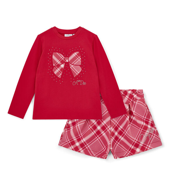 A Dee Longsleeve met short