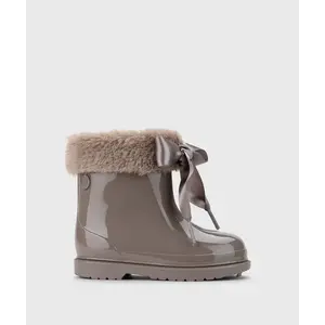 Igor Regenlaarsjes met strik