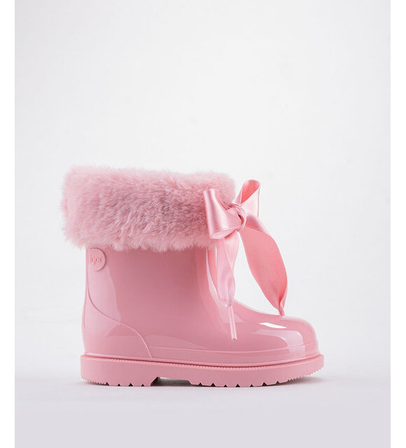 Igor Regenlaarsjes met strik