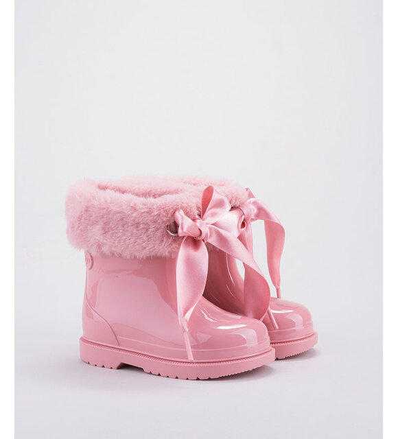 Igor Regenlaarsjes met strik