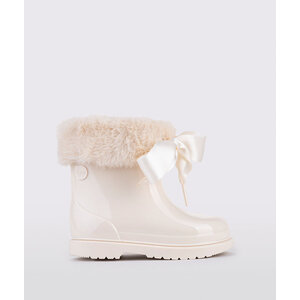 Igor Regenlaarsjes met strik