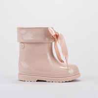 Igor Regenlaarsjes met strik