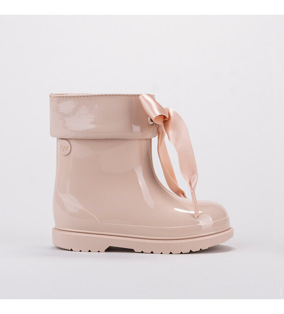 Igor Regenlaarsjes met strik