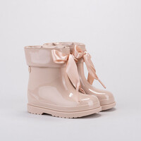 Igor Regenlaarsjes met strik