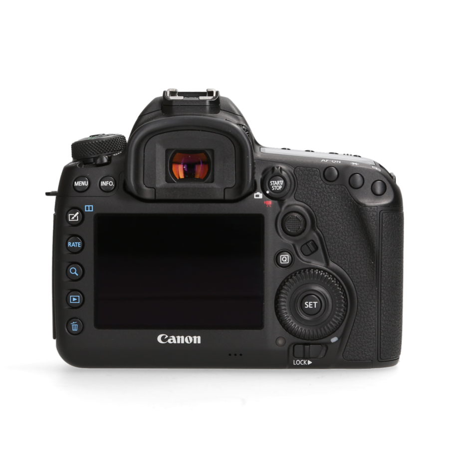Canon 5D Mark IV - < 7.901 kliks