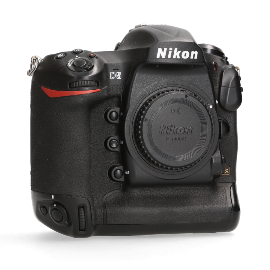 Nikon D5- 185.108 kliks