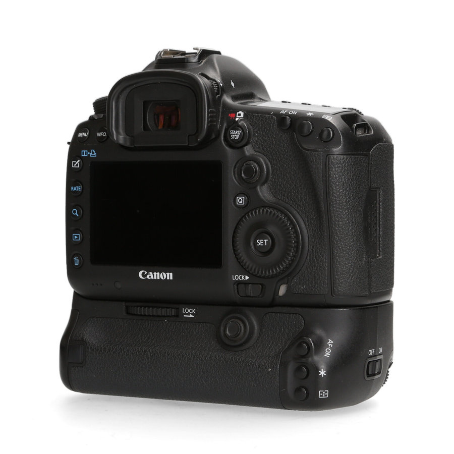 Canon 5D Mark III + BG-E11 - 30.514 kliks
