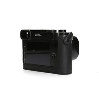 Leica Q2 + Tumbs + Case