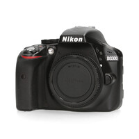 Nikon D3300 - 7400 clicks