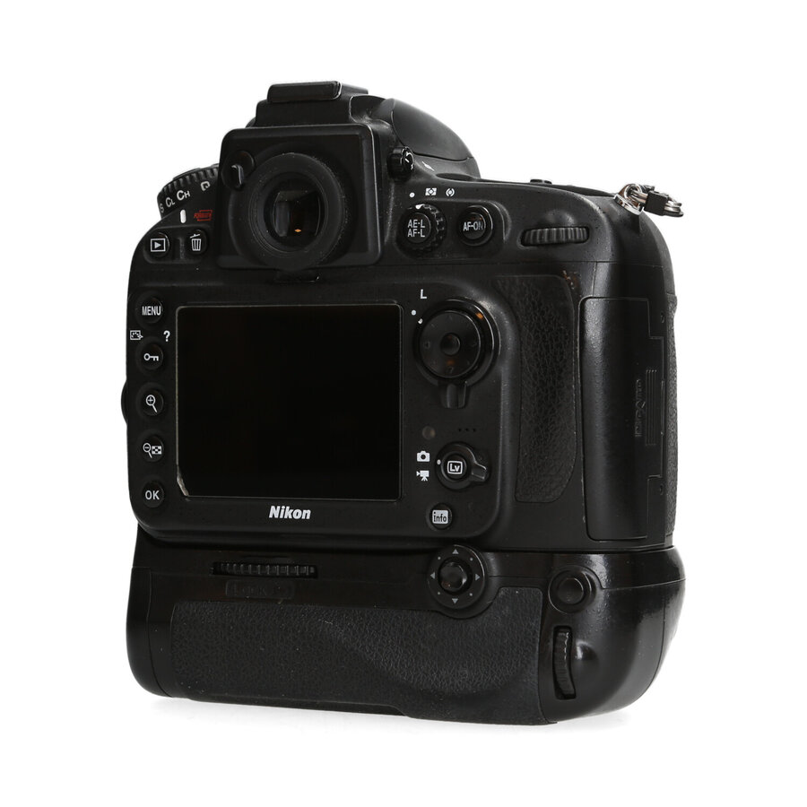 Nikon D800 + Grip. 74.110 kliks