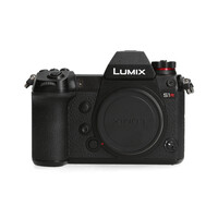 Panasonic Lumix S1R - 1.053 kliks