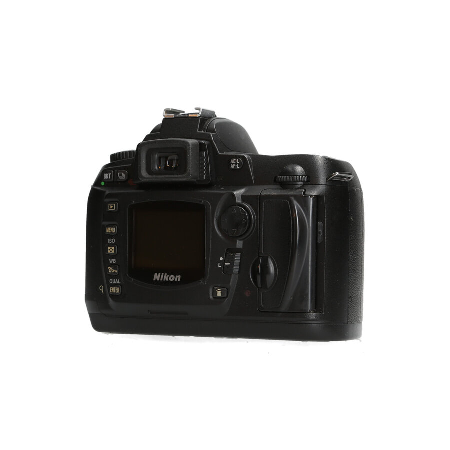 Nikon D70 + 18-70mm 3.5-4.5 G