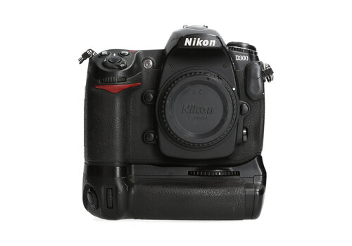 Nikon D300 - 56.231 kliks  + MB-D10 + Lowepro Rezo 170 AW 