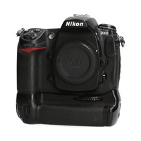 Nikon D300 - 56.231 kliks  + MB-D10 + Lowepro Rezo 170 AW