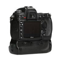 Nikon D300 - 56.231 kliks  + MB-D10 + Lowepro Rezo 170 AW