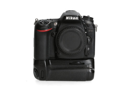 Nikon D7100 + Meike grip - 40.078 kliks 