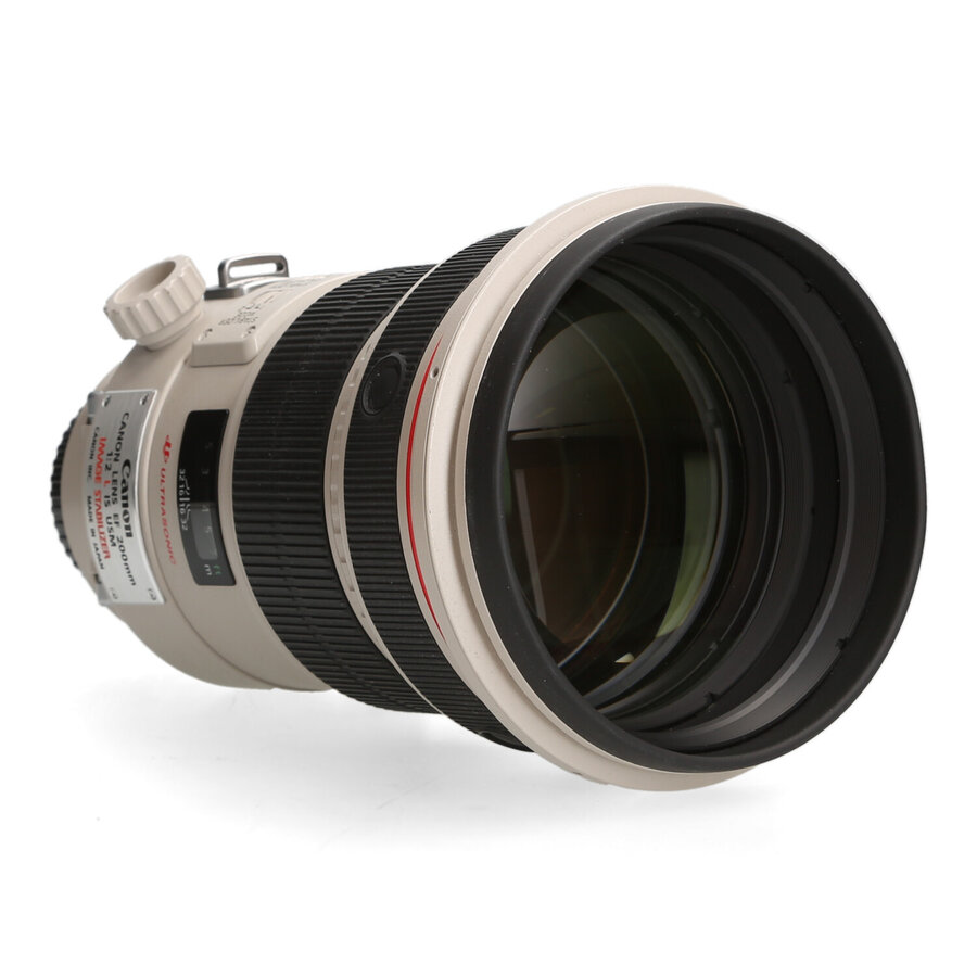 Canon 200mm 2.0 L EF IS USM