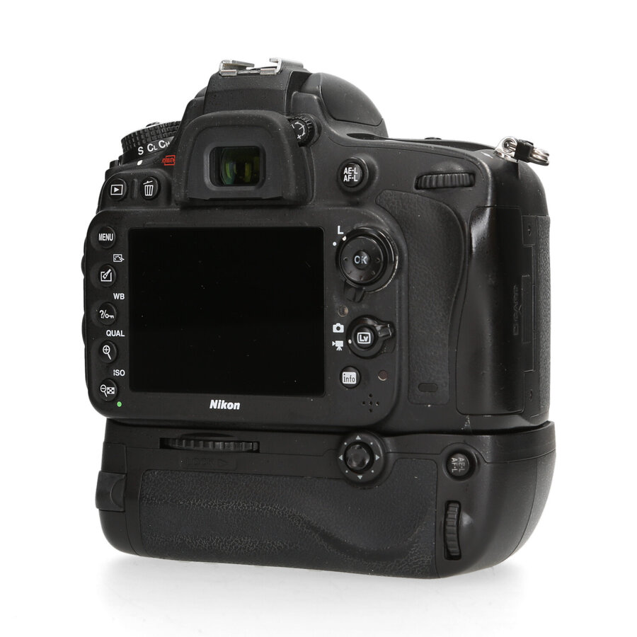 Nikon D610 + Grip - 20.384 kliks