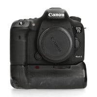 Canon 7D Mark II + Grip 13.319 kliks