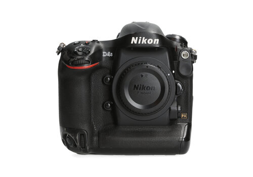 Nikon D4S - 319.895 kliks 