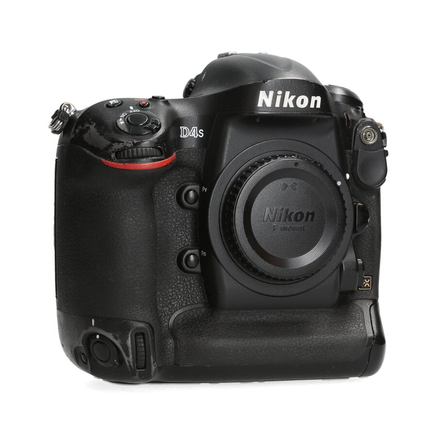 Nikon D4S - 319.895 kliks