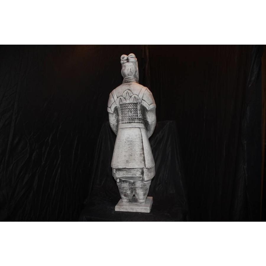 Betonnen Chinese officier als tuinbeeld-3