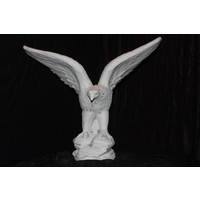 thumb-Betonnen beeld van een adelaar of arend met gespreide vleugels-2