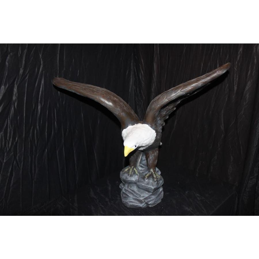 Betonnen beeld van een adelaar of arend met gespreide vleugels-6