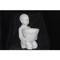 thumb-Betonnen beeld van jonge boeddhistische monnik met rijstkom – Tuinbeeld en plantenbakje-1