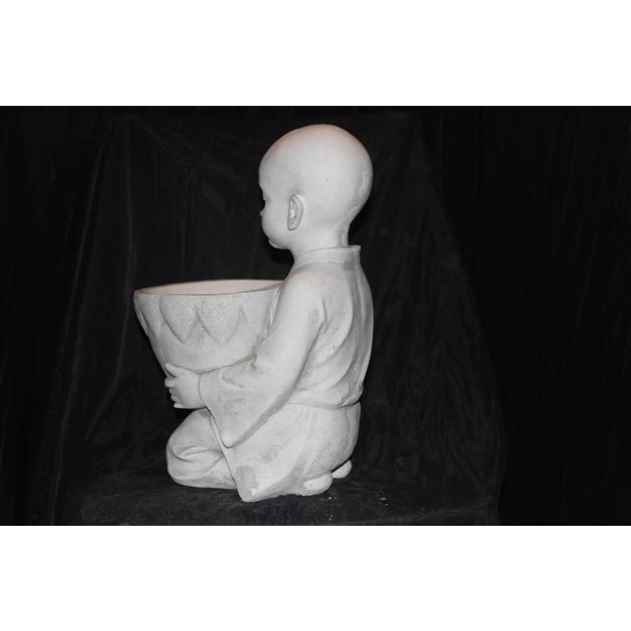 Betonnen beeld van jonge boeddhistische monnik met rijstkom – Tuinbeeld en plantenbakje-3