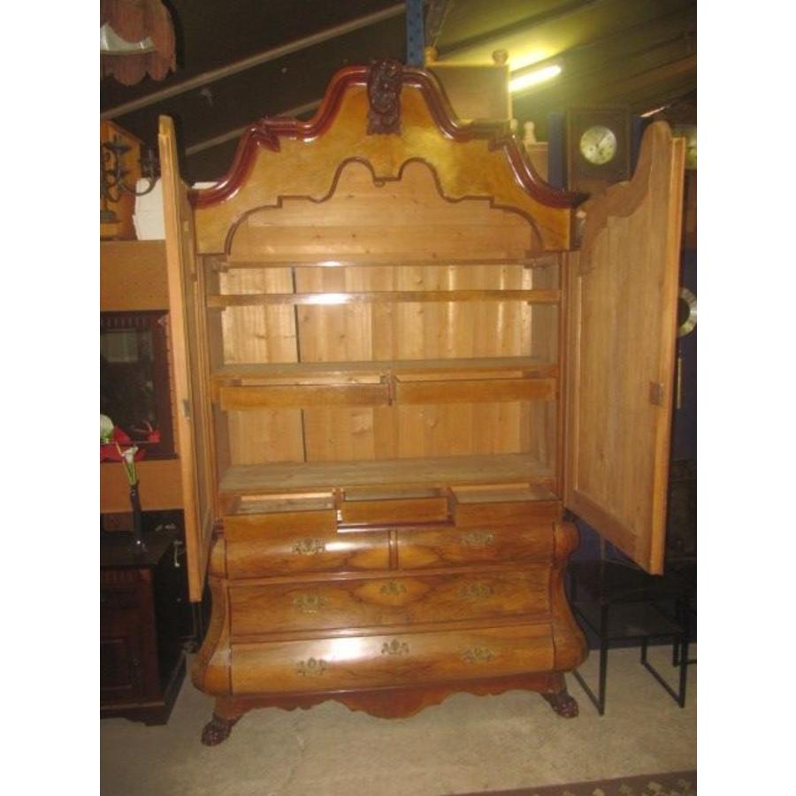 Antiek mahonie kabinet met houtsnijwerk en klauwpoten-3