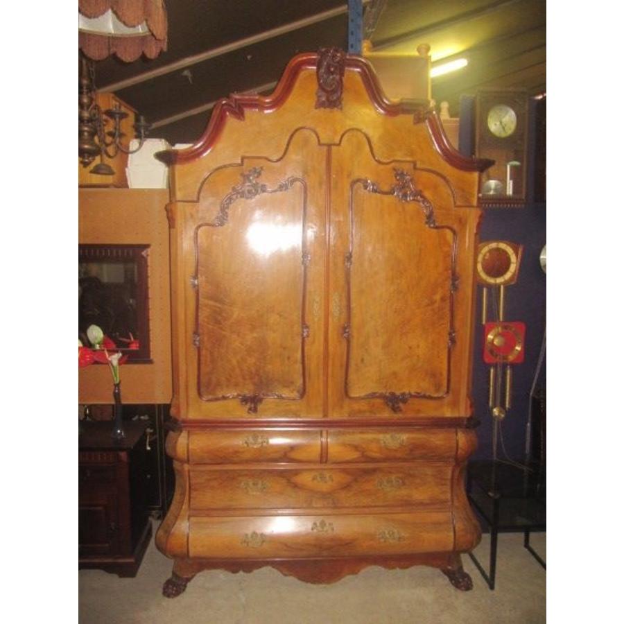 Antiek mahonie kabinet uit 1920 met sierlijke lades, schappen en houtsnijwerk-2