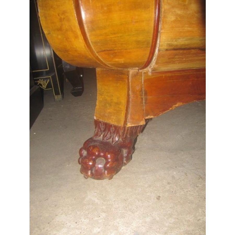 Antiek mahonie kabinet met houtsnijwerk en klauwpoten-4
