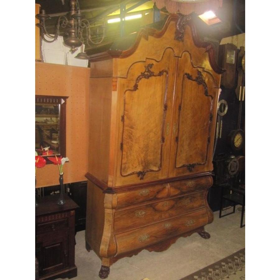 Antiek mahonie kabinet uit 1920 met sierlijke lades, schappen en houtsnijwerk-10