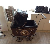 thumb-Antieke kinderwagen met leren kap, metalen wieltjes en houten bak-1