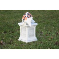 thumb-Showa koi in oranje van beton – Vijverbeeld-7