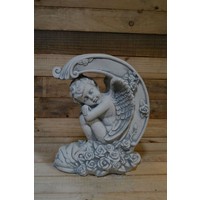 Betonnen beeld van een engel zittend op een halve maan, geschikt voor binnen en buiten