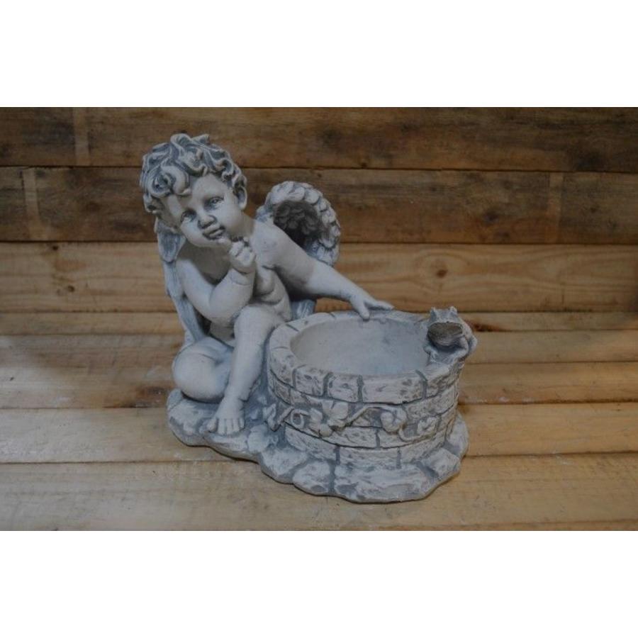 Betonnen beeld van een engel met kikker op een plantenbakje, geschikt voor binnen en buiten-1