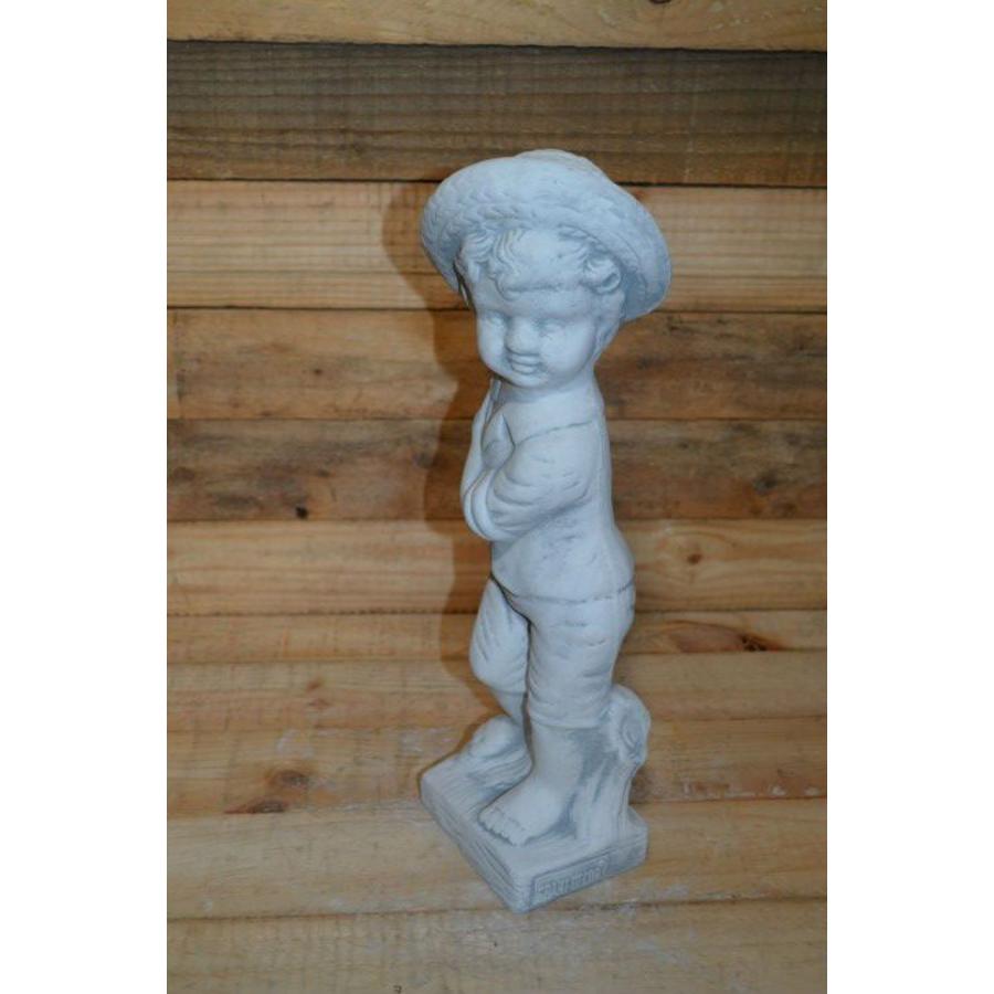 Betonnen beeld jongetje met strohoed voor tuin of vensterbank-2