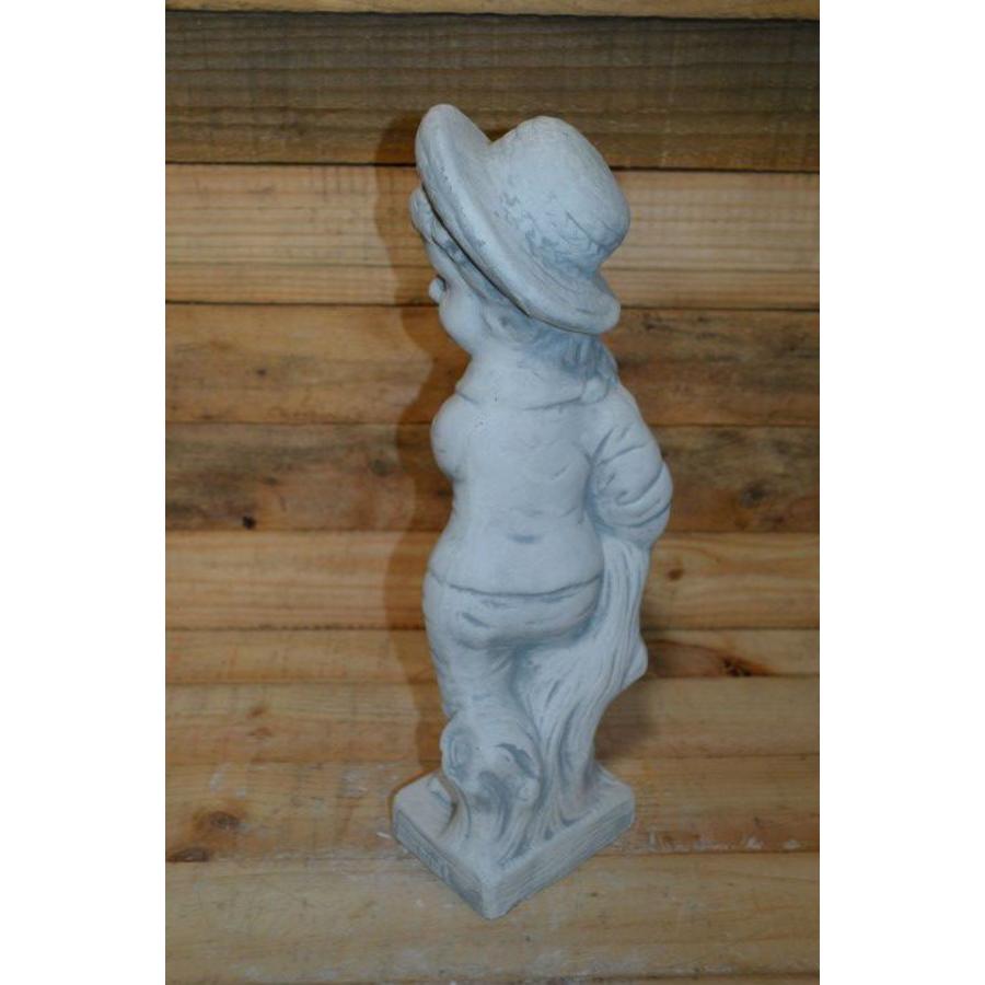 Betonnen beeld jongetje met strohoed voor tuin of vensterbank-3