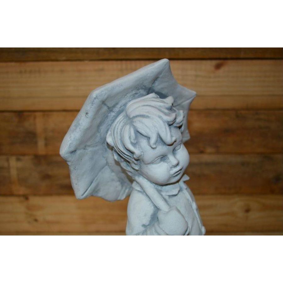 Betonnen beeld jongetje met paraplu en mandje voor tuin of vensterbank-3