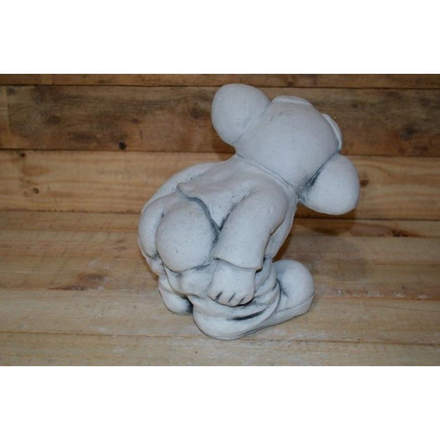 Betonnen beeld trol met blote billen – Ondeugend tuinbeeld-4