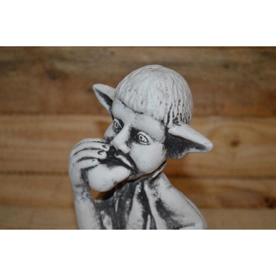 Betonnen beeld fantasiefiguurtje elf voor tuin en gazon-4