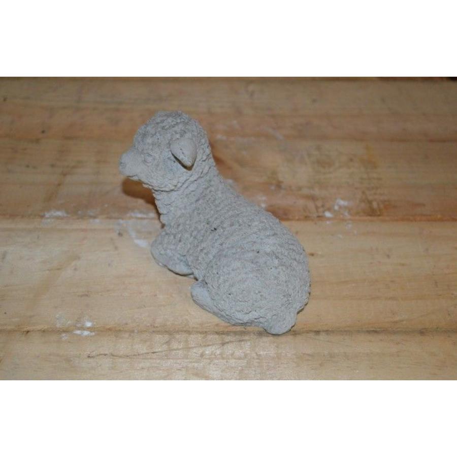 Betonnen beeld lammetje voor tuin of kerststal-2