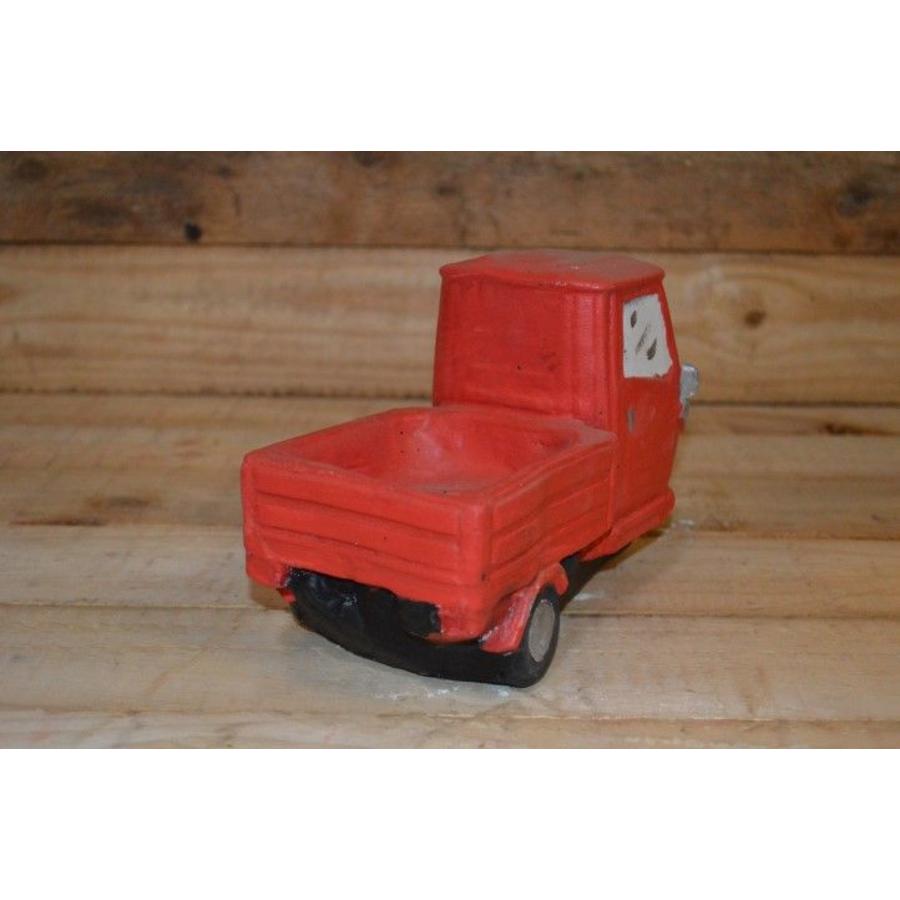 Betonnen tuktuk als decoratie en insecten drinkbakje-6