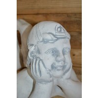 thumb-Betonnen liggend jongetje – Decoratief tuinbeeld-2