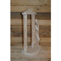 thumb-Betonnen vrouw bij tempelpoort – Klassiek decoratief tuinbeeld-5