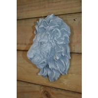 Betonnen hangende leeuwenkop – Decoratief muurornament
