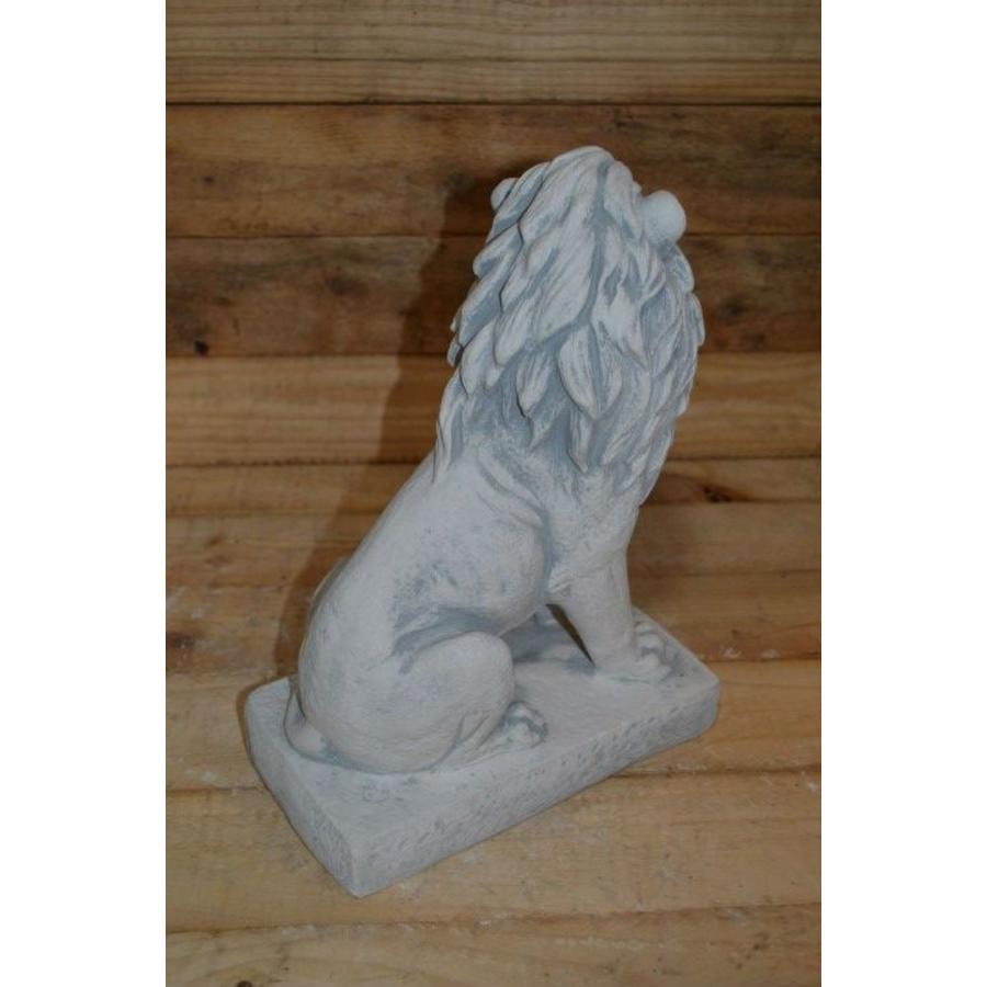 Betonnen leeuw links kijkend – Klein tuinbeeld voor bij entree of pad-3